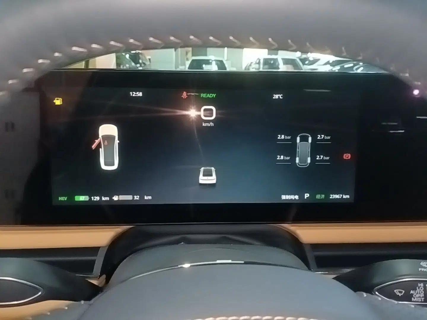 VOYAH PASSION 2024 PHEV Four-Wheel Drive Ultra-Long Range Flagship Model — миниатюра 15