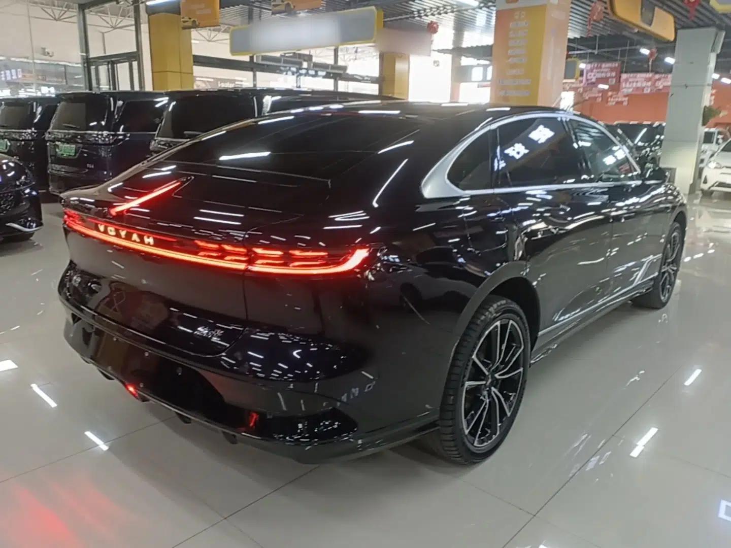 VOYAH PASSION 2024 PHEV Four-Wheel Drive Ultra-Long Range Flagship Model — миниатюра 6