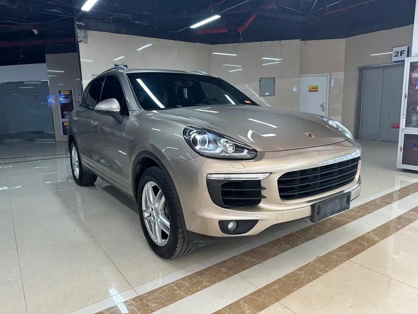 Cayenne 2016 Cayenne Platinum Edition 3.0T — миниатюра 3