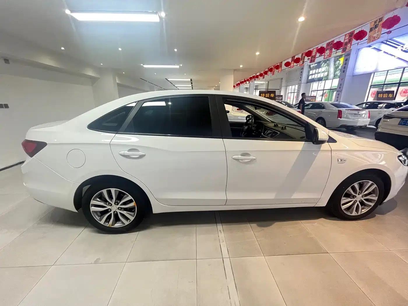 Buick Excelle 2021 Facelift 1.3T Automatic Mild Hybrid Elite — миниатюра 4