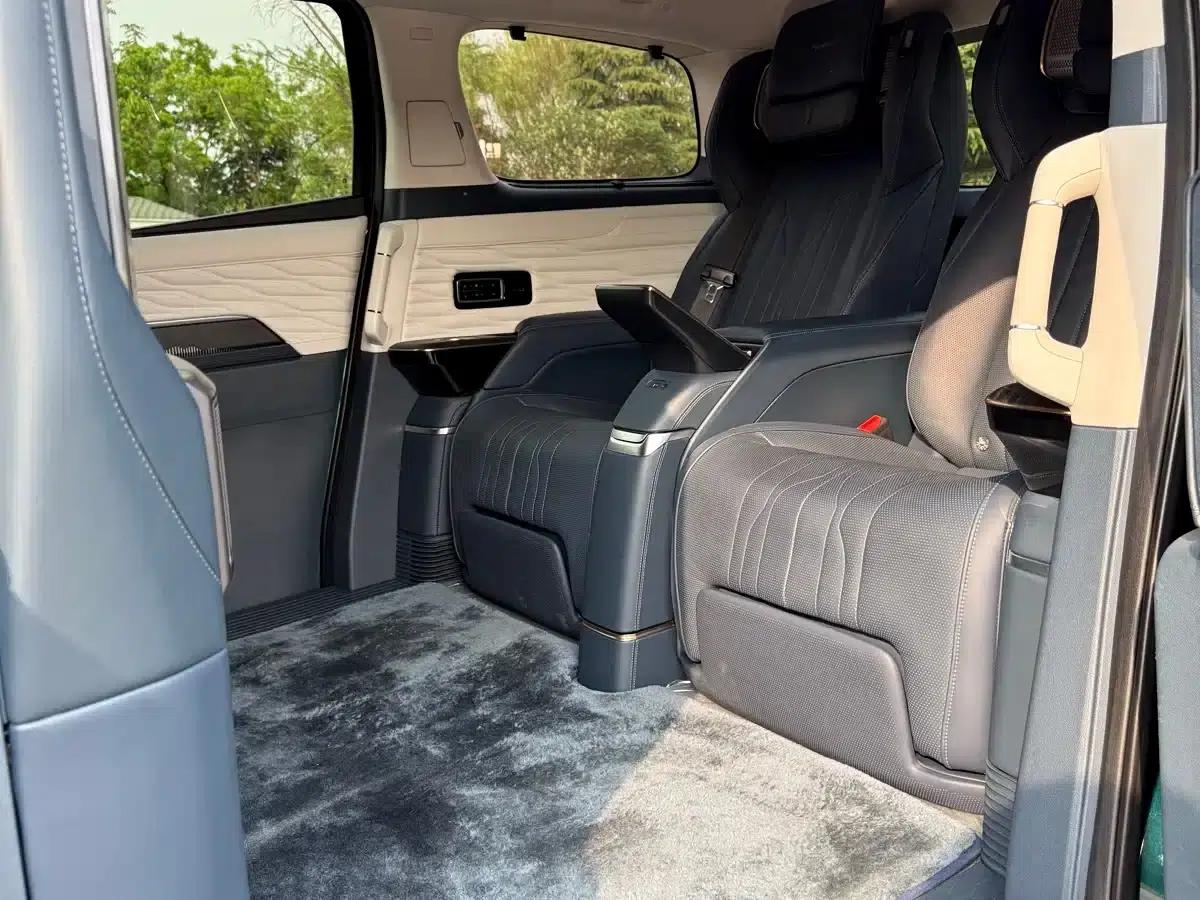 Century 2023 2.0T Four-Seat Private Edition — миниатюра 7