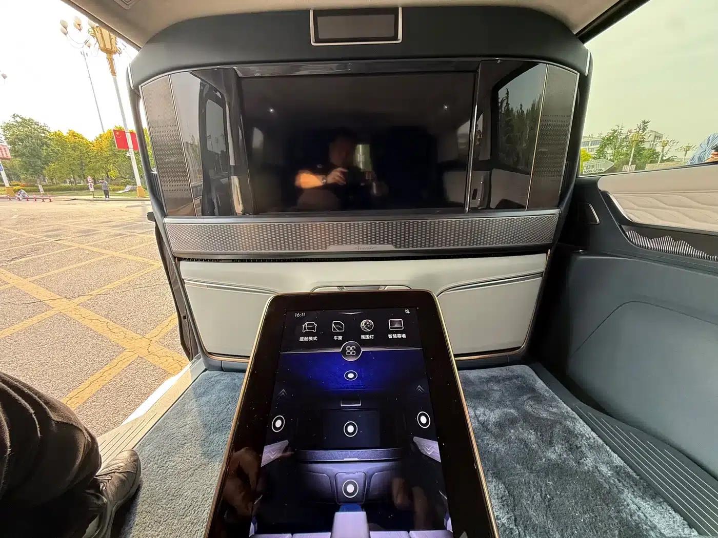 Century 2023 2.0T Four-Seat Private Edition — миниатюра 8