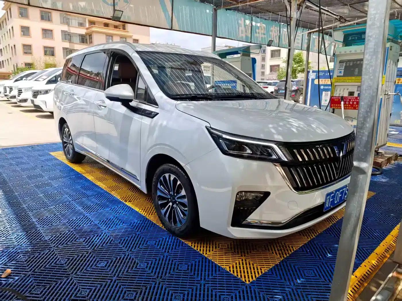 Wuling Jiachen 2022 1.5T CVT Premium Flagship Edition — миниатюра 2