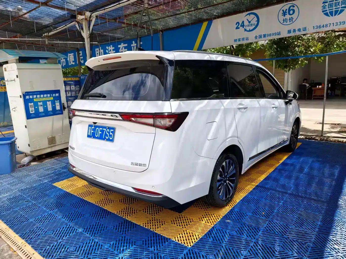 Wuling Jiachen 2022 1.5T CVT Premium Flagship Edition — миниатюра 9