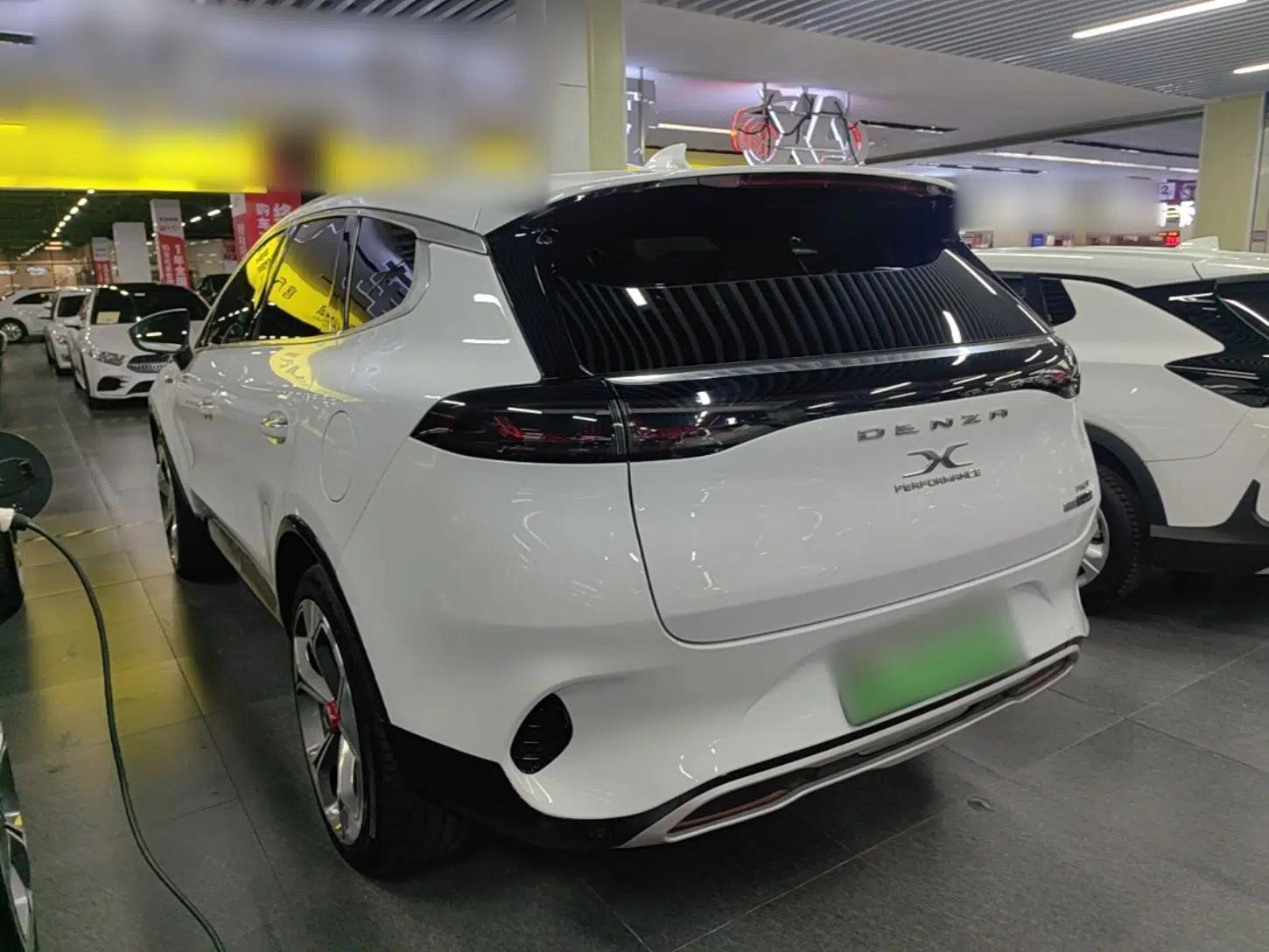 Denza X 2020 PHEV Flagship Edition — миниатюра 7