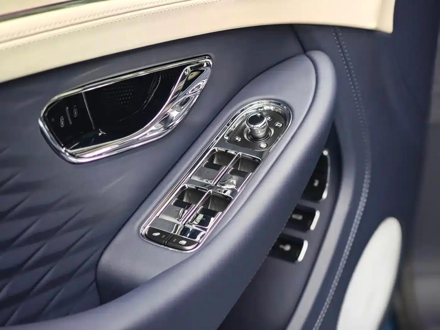 2024 Continental 4.0T GT V8 Elegance Edition — миниатюра 8