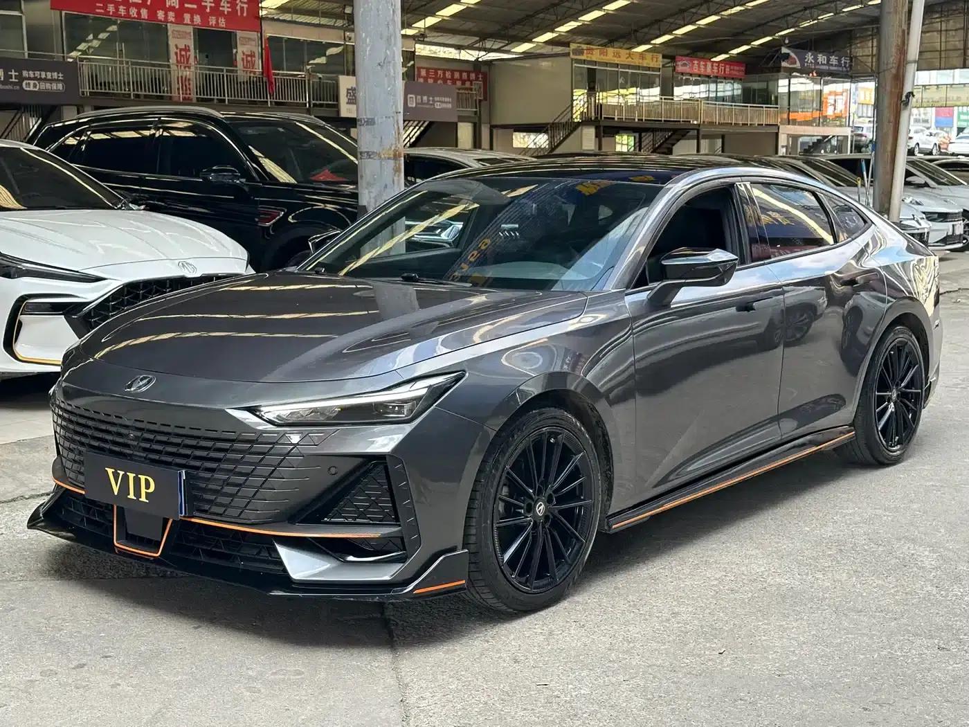 Changan UNI-V 2022 1.5T Sport Edition — миниатюра 1