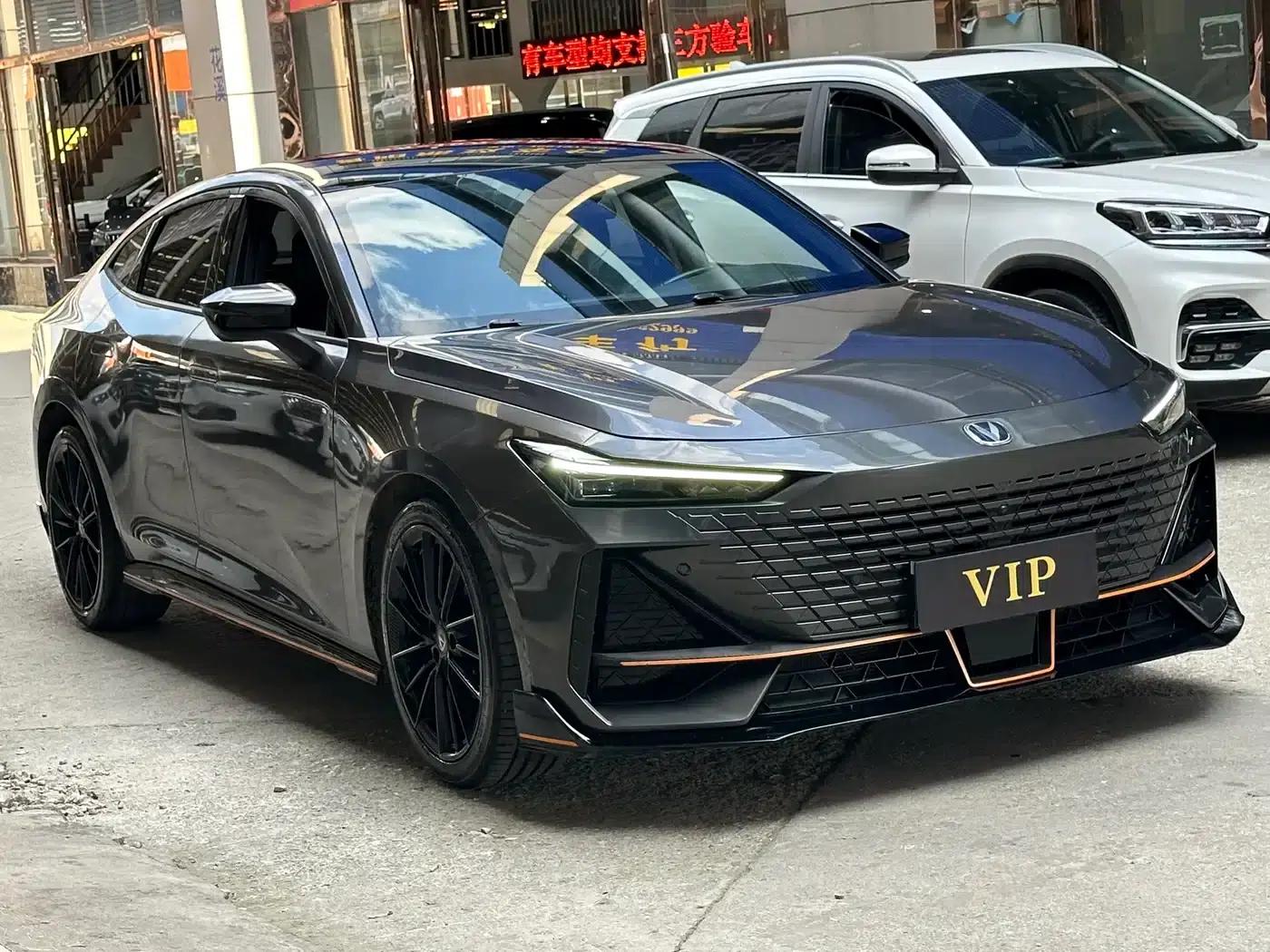 Changan UNI-V 2022 1.5T Sport Edition — миниатюра 3