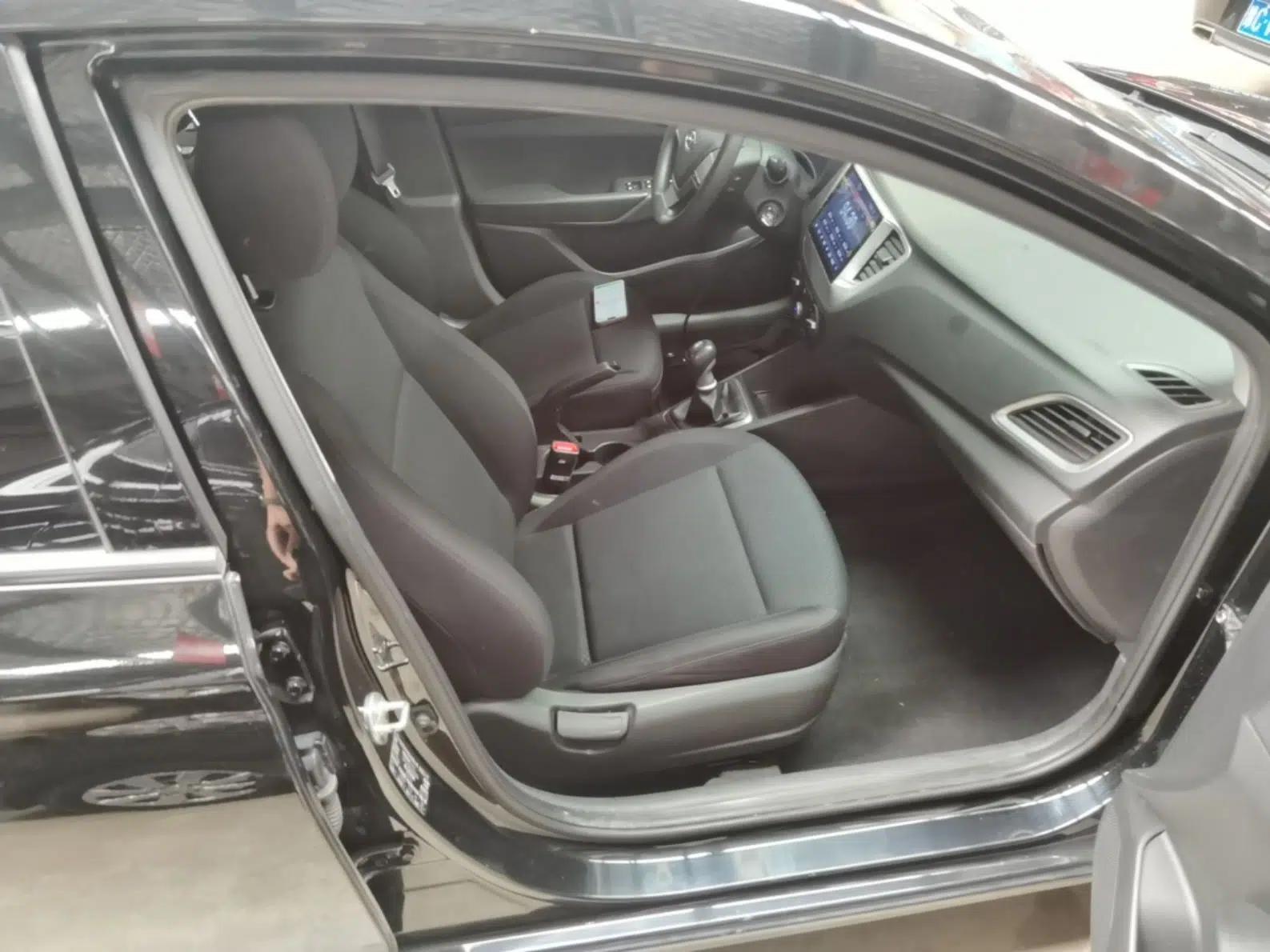 Hyundai Verna (new generation) 2016 1.4L Manual Cool Edition GLS — миниатюра 23