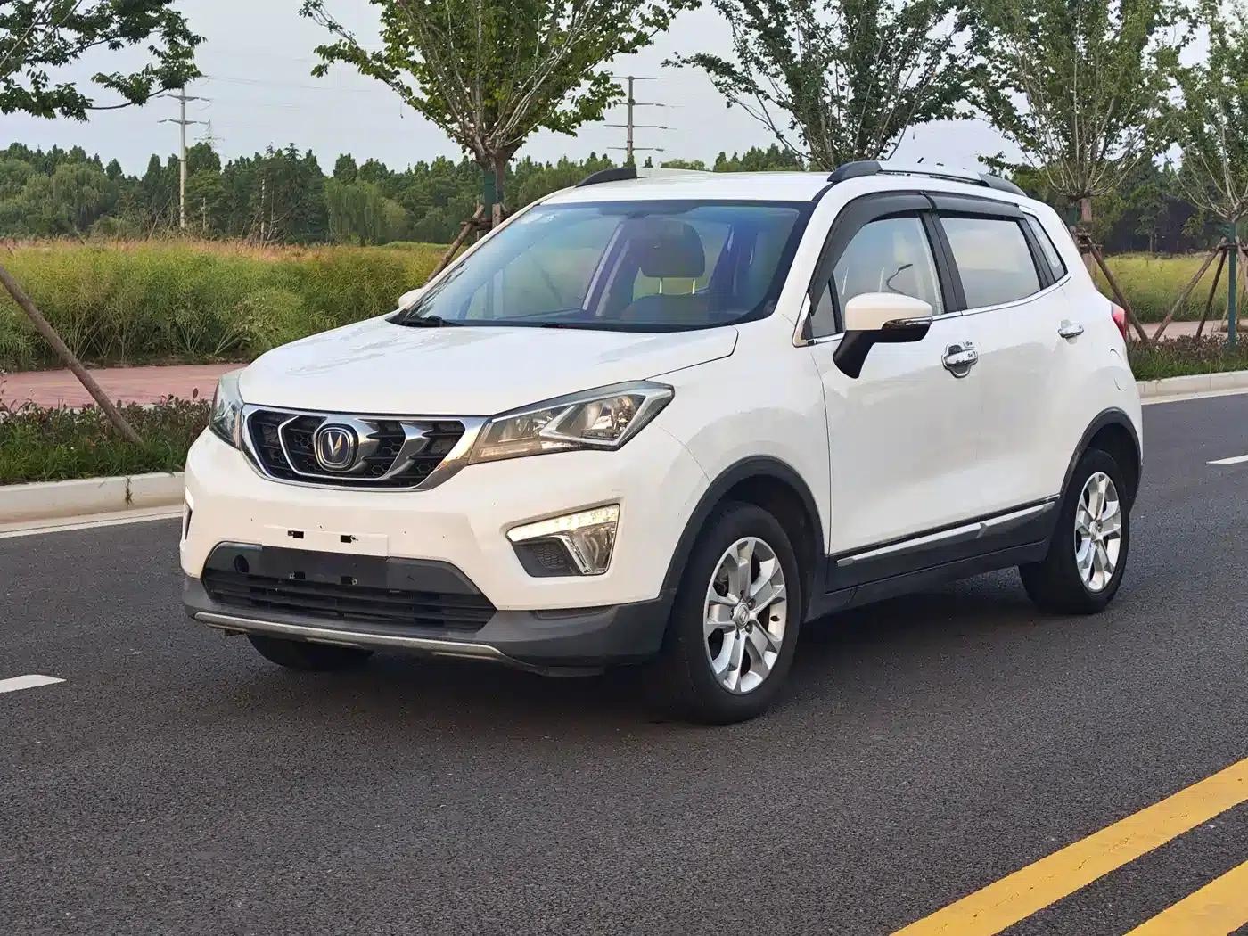 Changan CS15 2016 1.5L Manual Fashion Edition — миниатюра 1