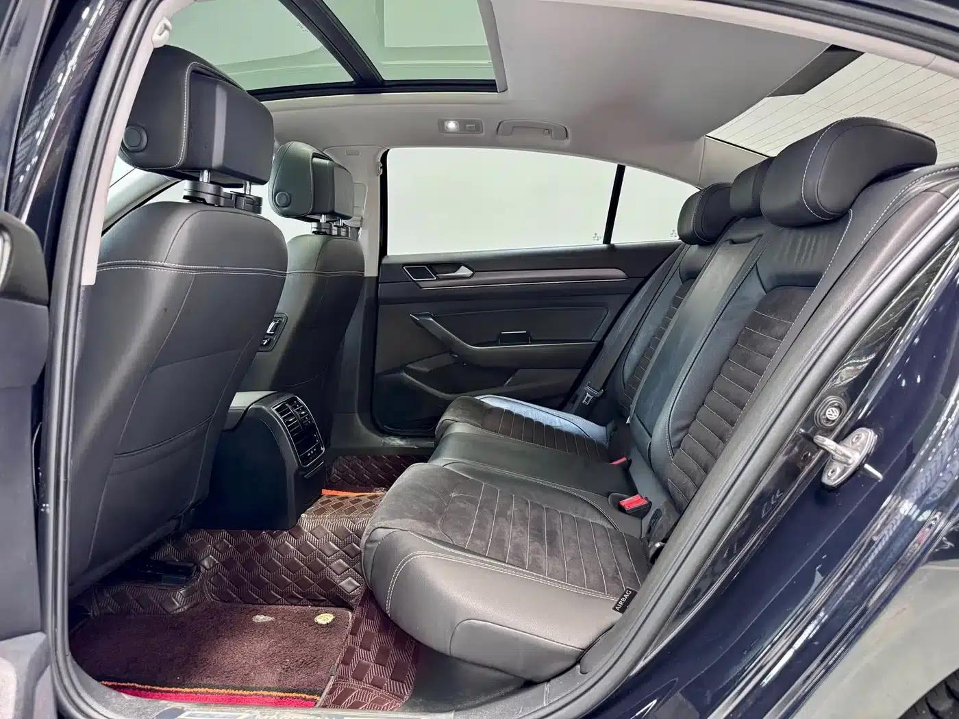 Volkswagen Passat 2021 330TSI DSG 30th Anniversary Edition — миниатюра 6