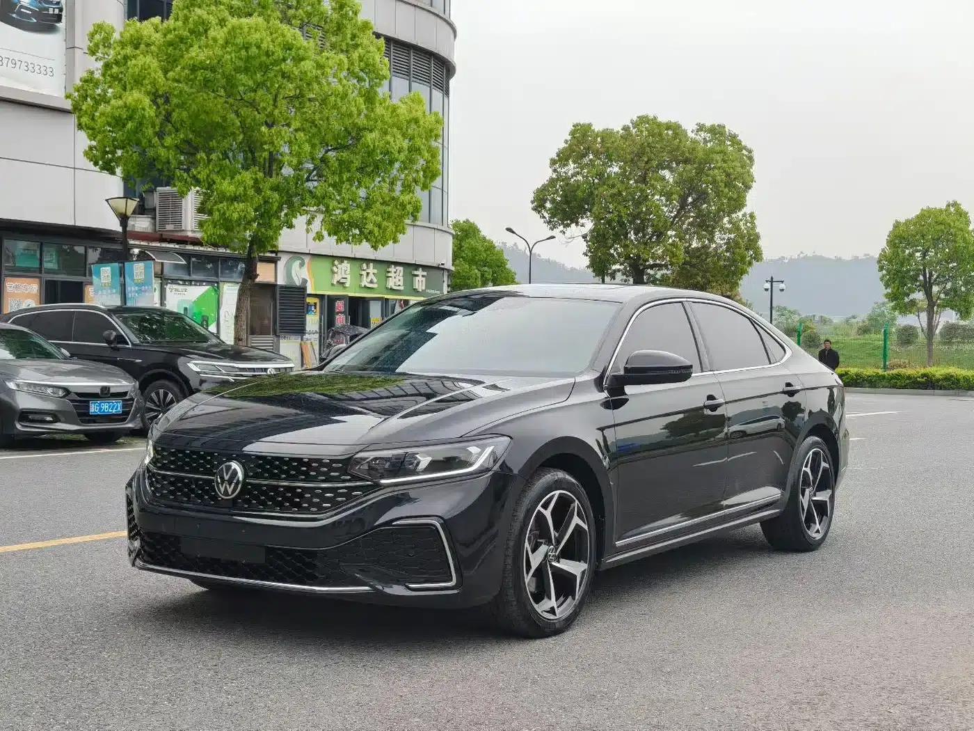 2024 Passat 380TSI Dragon Edition — миниатюра 1