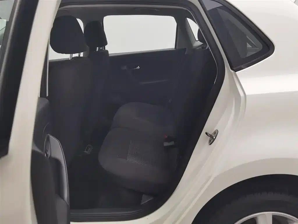 2013 Polo 1.6L Manual Comfort Edition — миниатюра 15