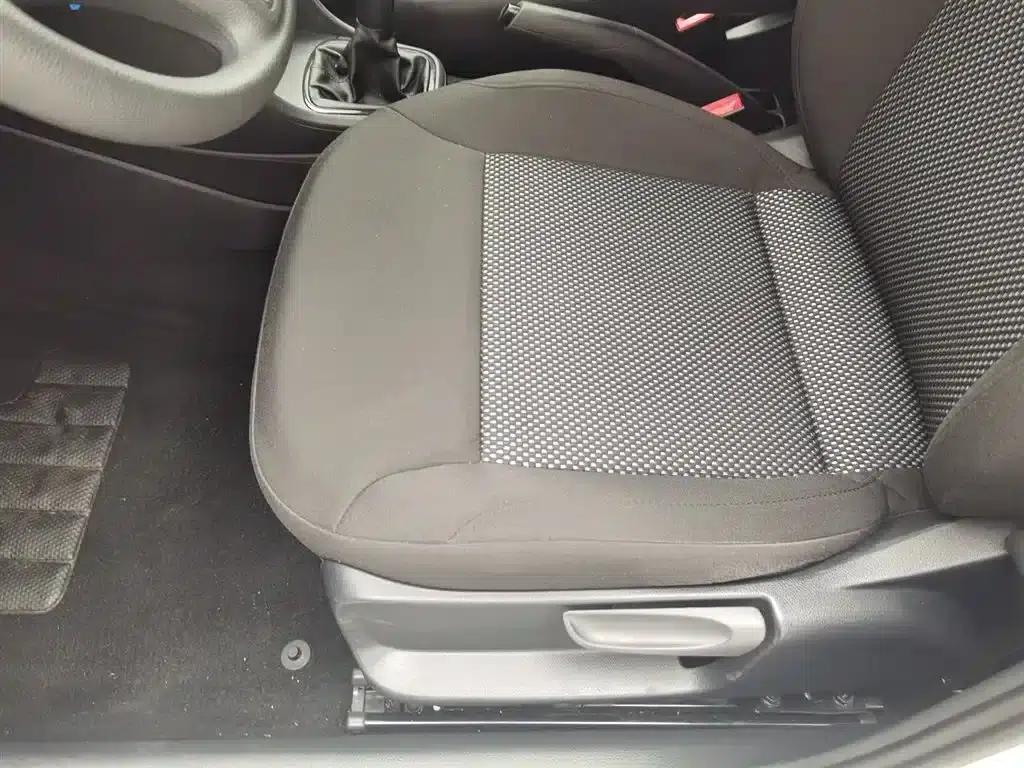 2013 Polo 1.6L Manual Comfort Edition — миниатюра 20