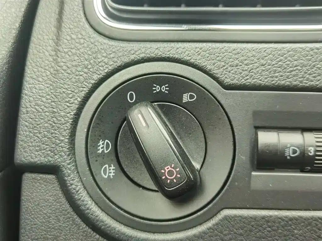 2013 Polo 1.6L Manual Comfort Edition — миниатюра 21