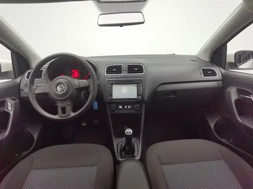 2013 Polo 1.6L Manual Comfort Edition — миниатюра 5