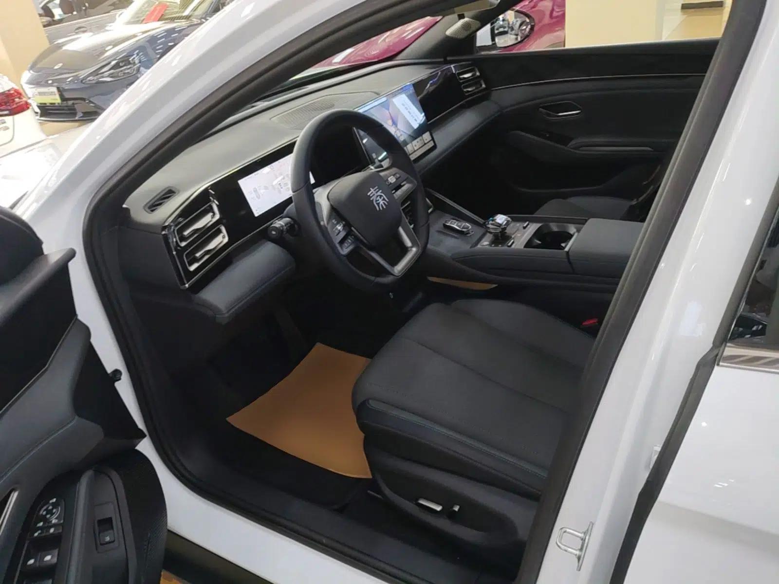 BYD Qin L 2025 DM-i Smart Drive 120KM Superior Model — миниатюра 18