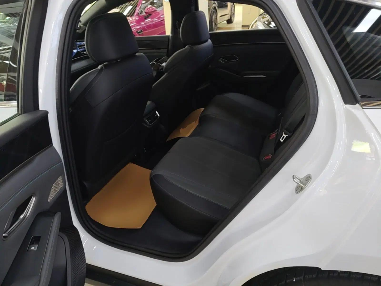 BYD Qin L 2025 DM-i Smart Drive 120KM Superior Model — миниатюра 20