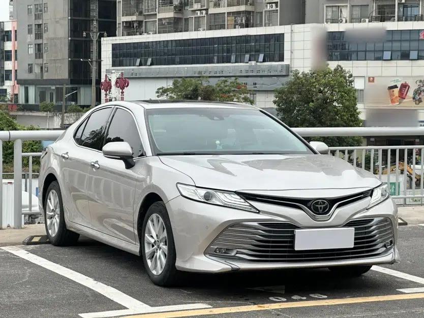 Toyota Camry 2019 Revised Version 2.0G Luxury Edition — миниатюра 11