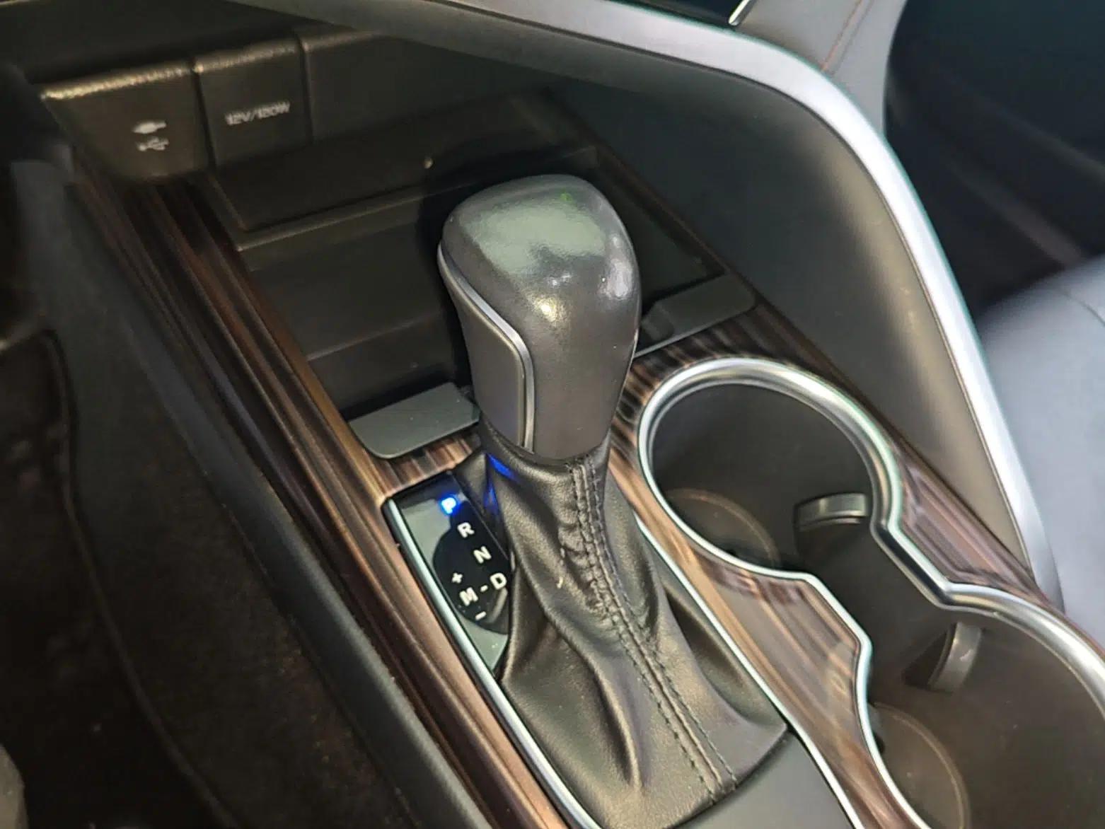 Toyota Camry 2019 Revised Version 2.0G Luxury Edition — миниатюра 17