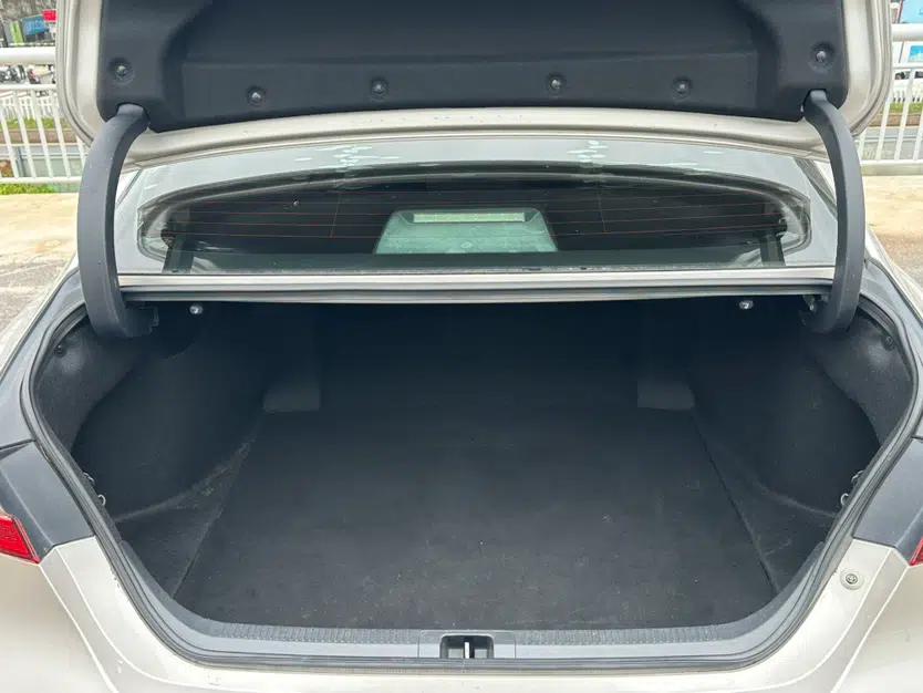 Toyota Camry 2019 Revised Version 2.0G Luxury Edition — миниатюра 20