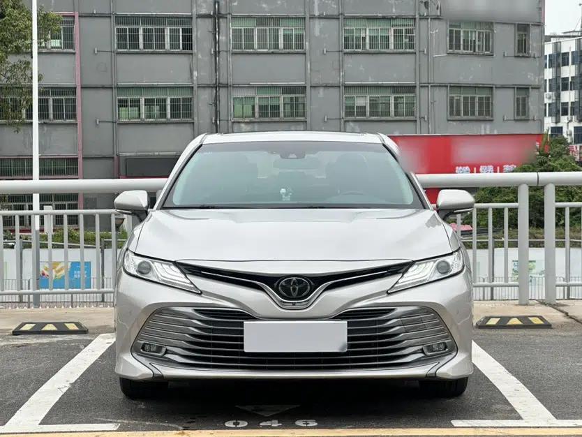 Toyota Camry 2019 Revised Version 2.0G Luxury Edition — миниатюра 4