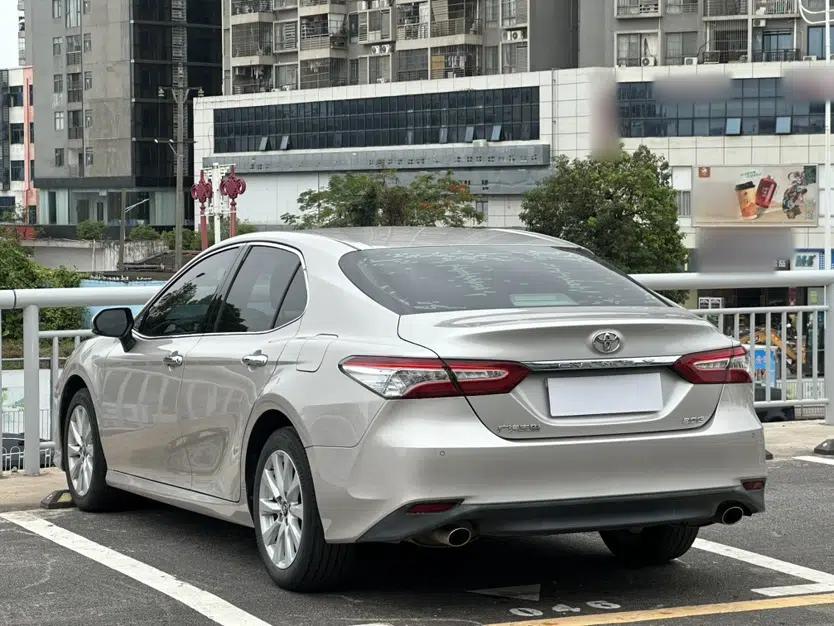 Toyota Camry 2019 Revised Version 2.0G Luxury Edition — миниатюра 5