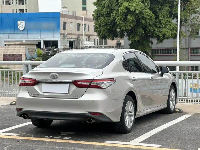 Toyota Camry 2019 Revised Version 2.0G Luxury Edition — миниатюра 8
