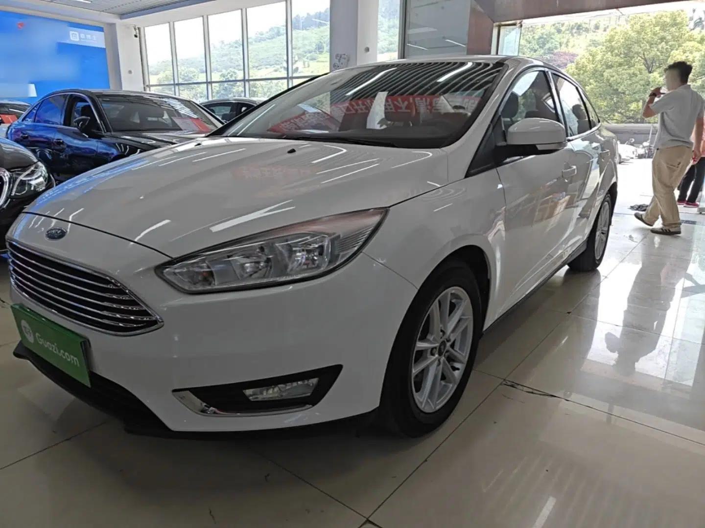 Ford Focus 2017 Sedan 1.6L Automatic Fashion Edition Smart Drive Version — миниатюра 1