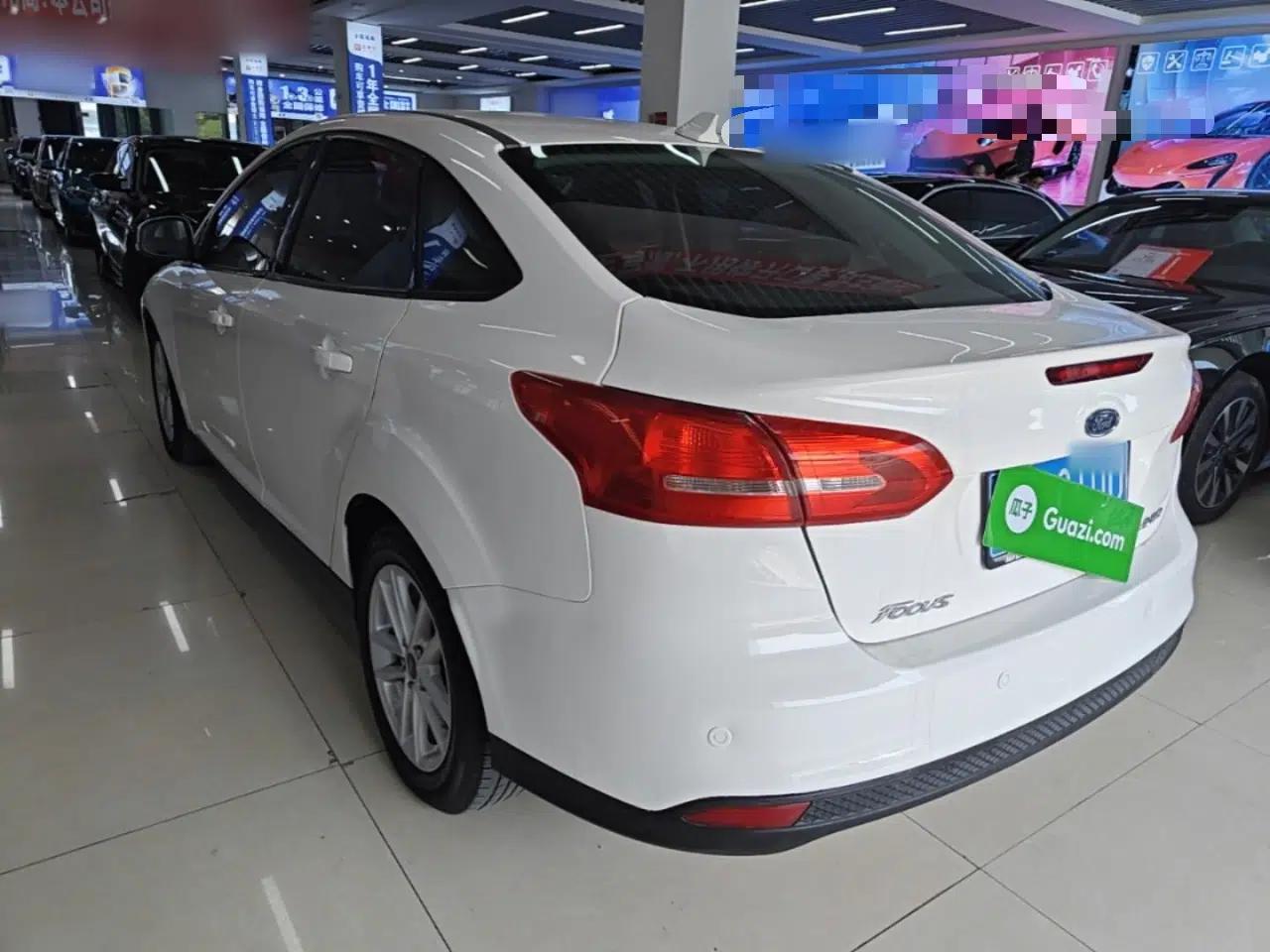 Ford Focus 2017 Sedan 1.6L Automatic Fashion Edition Smart Drive Version — миниатюра 4