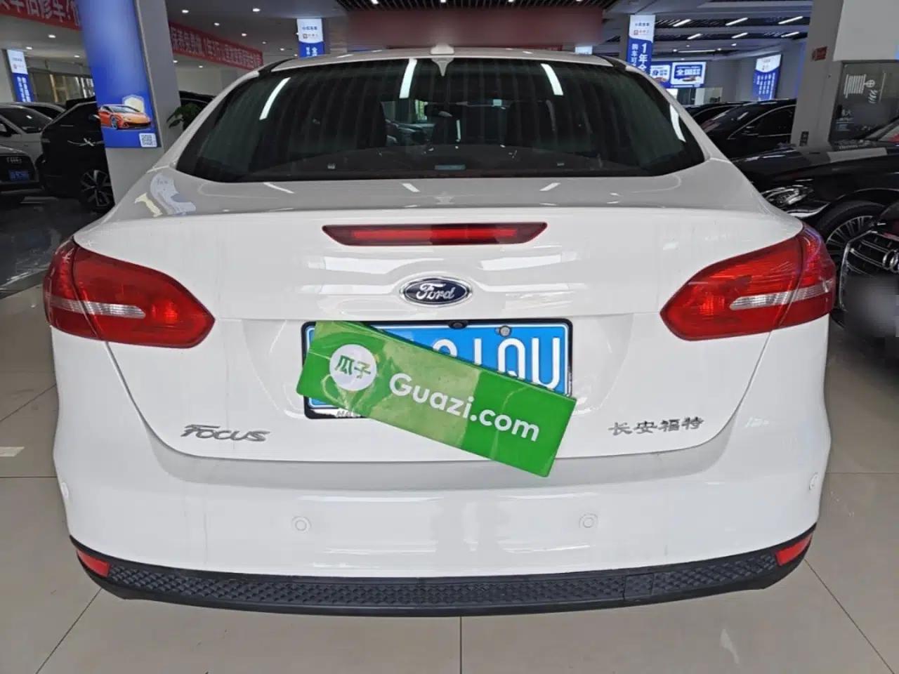 Ford Focus 2017 Sedan 1.6L Automatic Fashion Edition Smart Drive Version — миниатюра 5
