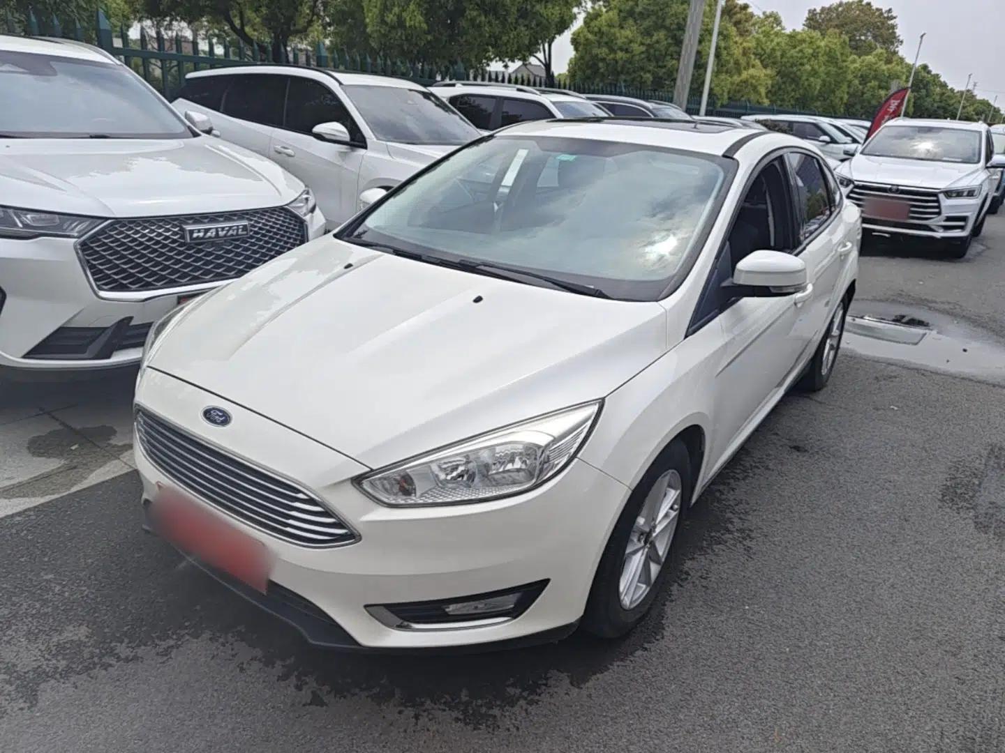 Ford Focus 2015 Sedan 1.6L Automatic Trend Model — миниатюра 1