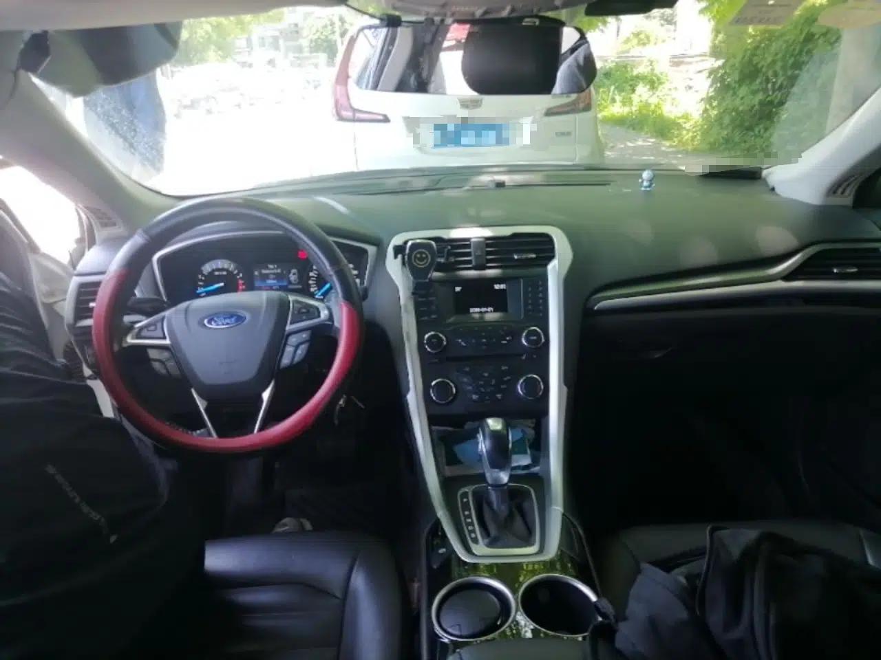 Ford Mondeo 2013 1.5L GTDi180 Fashion Edition — миниатюра 10