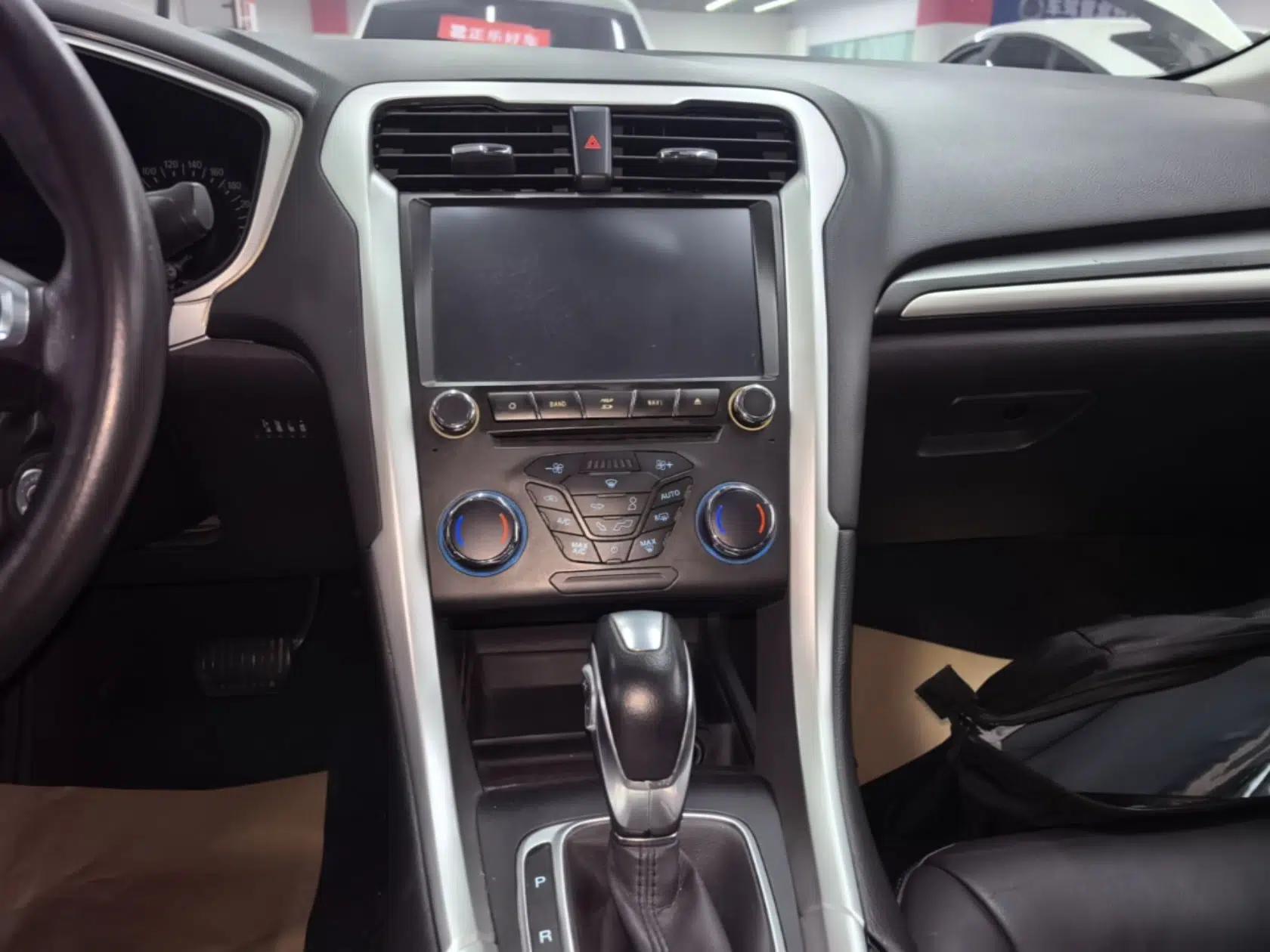 Ford Mondeo 2013 1.5L GTDi180 Fashion Edition — миниатюра 16