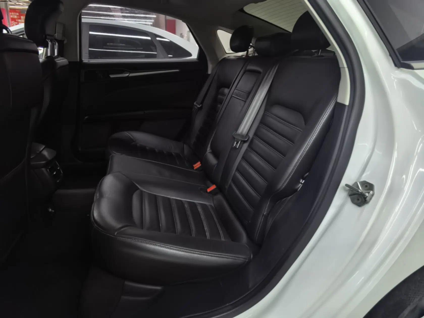 Ford Mondeo 2013 1.5L GTDi180 Fashion Edition — миниатюра 20