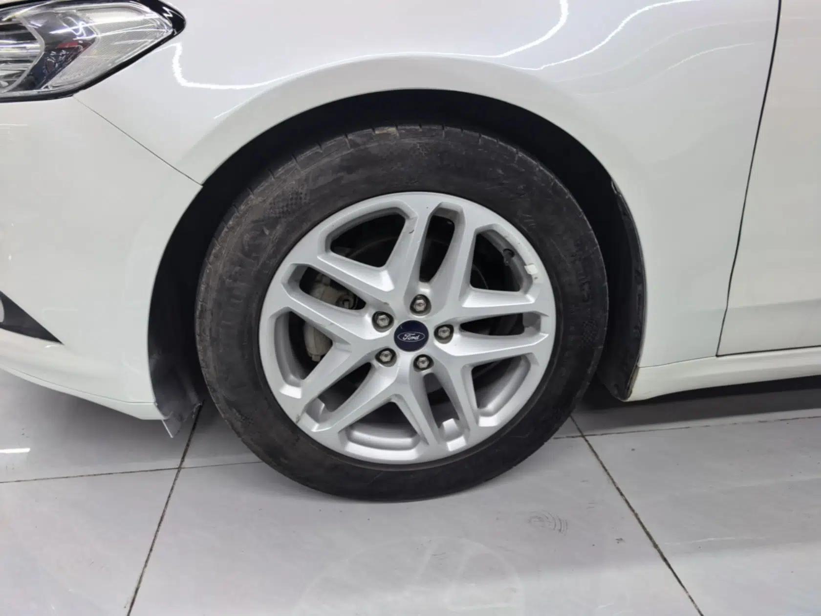 Ford Mondeo 2013 1.5L GTDi180 Fashion Edition — миниатюра 8