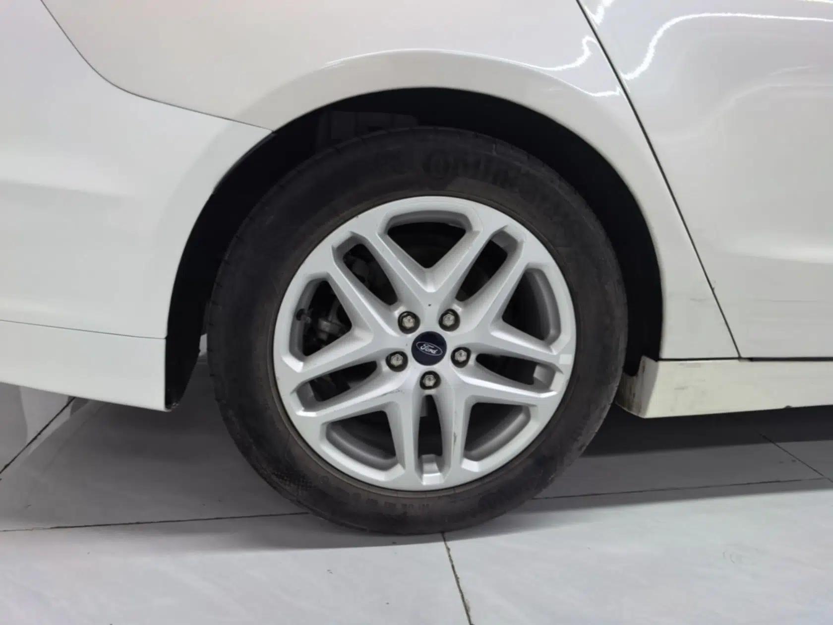 Ford Mondeo 2013 1.5L GTDi180 Fashion Edition — миниатюра 10