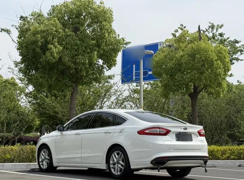 Ford Mondeo 2013 1.5L GTDi180 Fashion Edition — миниатюра 13