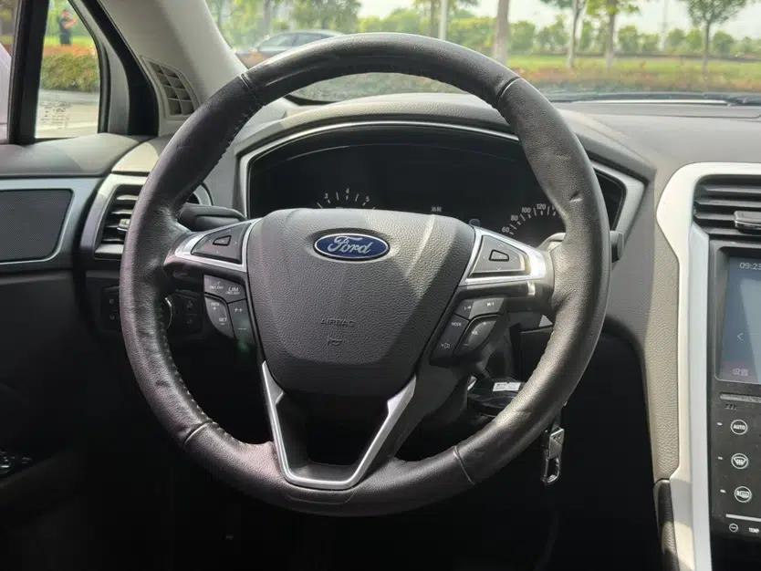 Ford Mondeo 2013 1.5L GTDi180 Fashion Edition — миниатюра 26