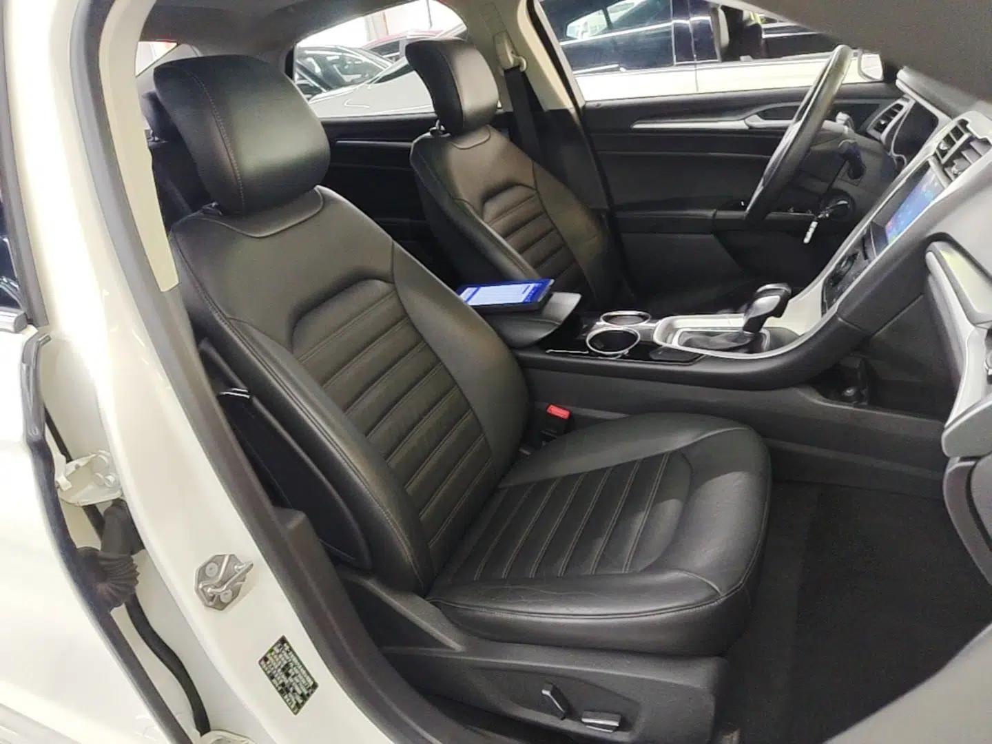 Ford Mondeo 2013 1.5L GTDi180 Fashion Edition — миниатюра 31