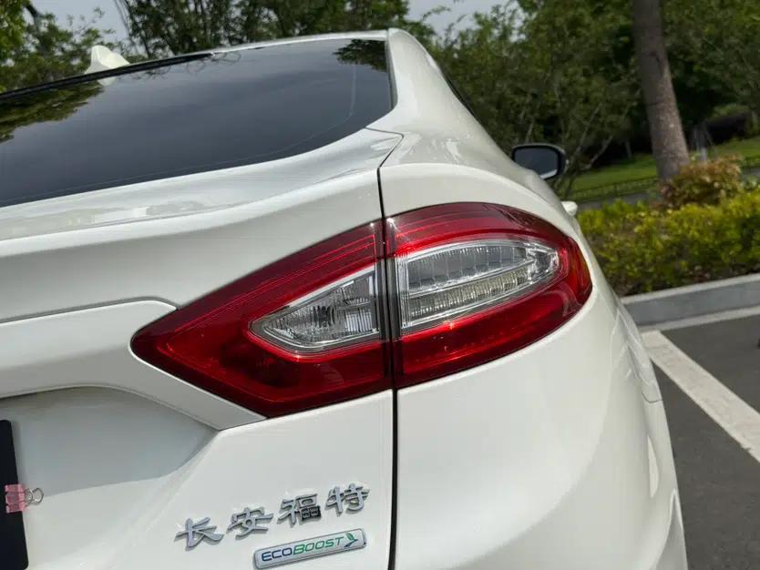 Ford Mondeo 2013 1.5L GTDi180 Fashion Edition — миниатюра 6