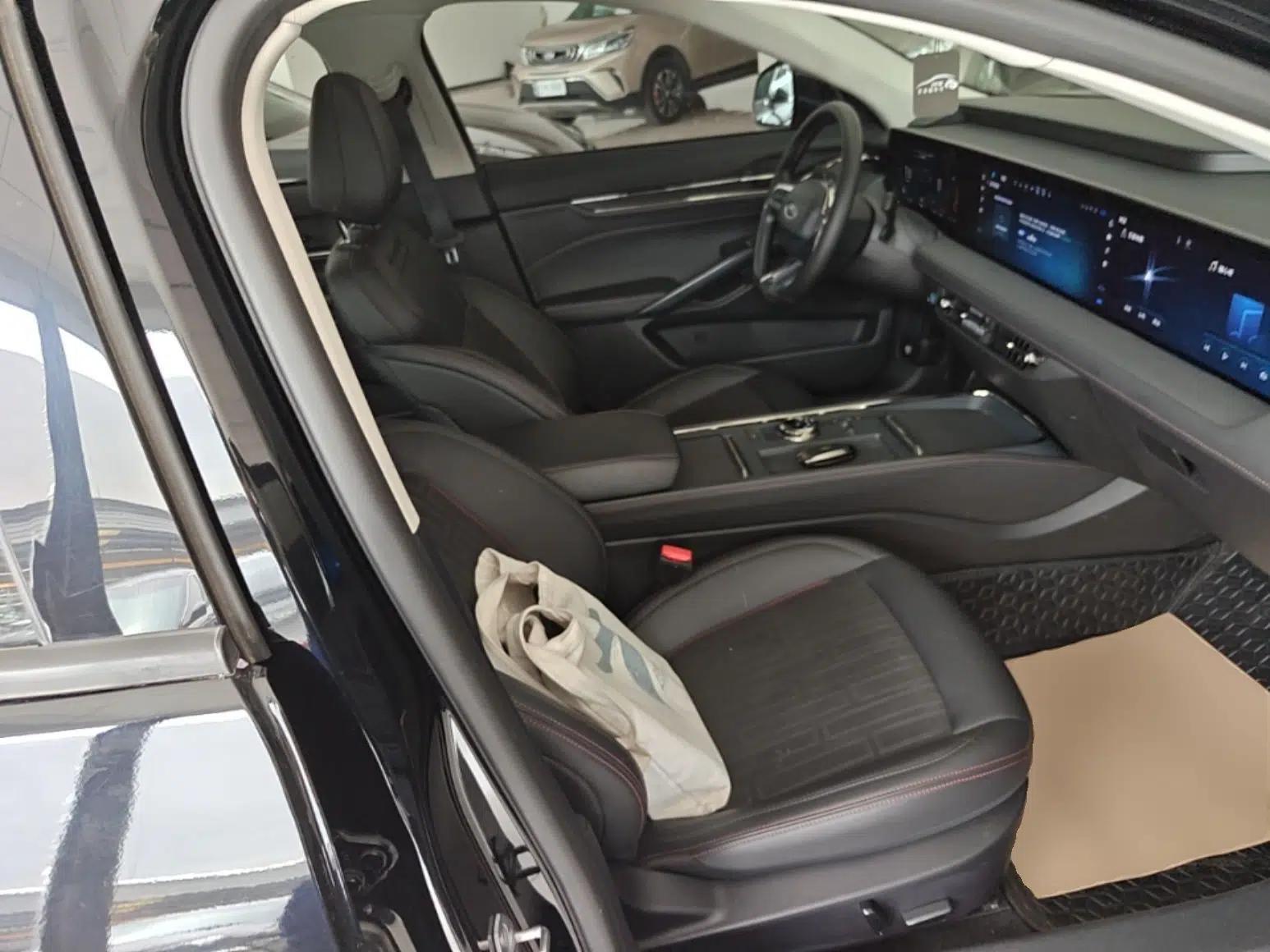 Ford Mondeo 2022 Restyled EcoBoost 245 Luxury Version — миниатюра 23