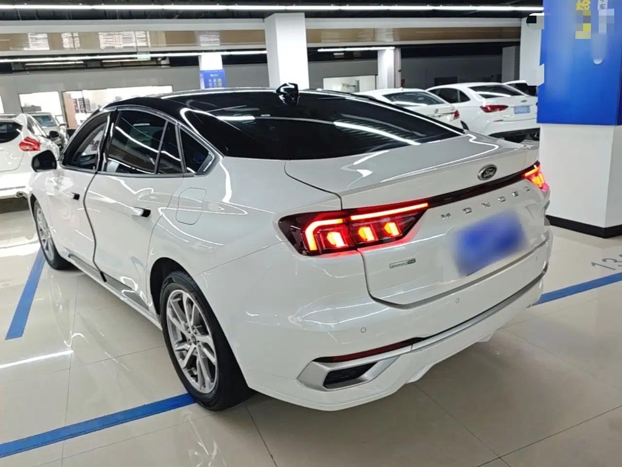 Ford Mondeo 2022 EcoBoost 245 Luxury Model — миниатюра 4