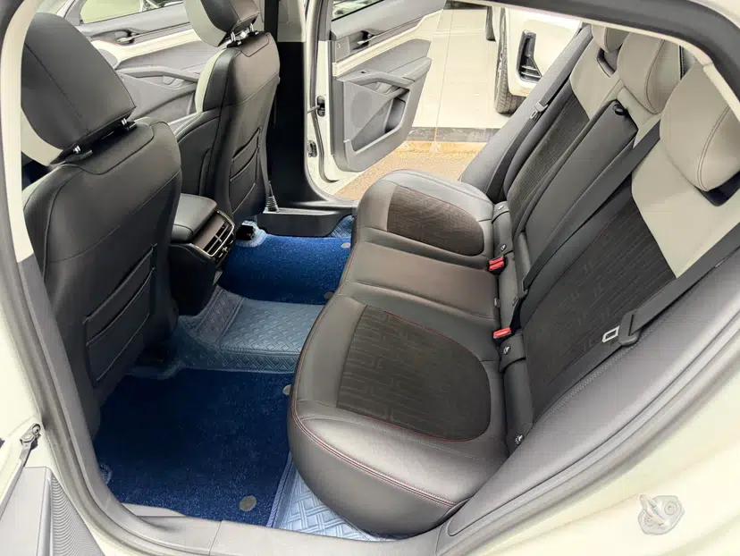 Ford Mondeo 2022 EcoBoost 245 Luxury Model — миниатюра 18