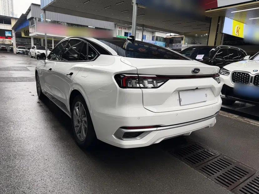 Ford Mondeo 2022 EcoBoost 245 Luxury Model — миниатюра 4