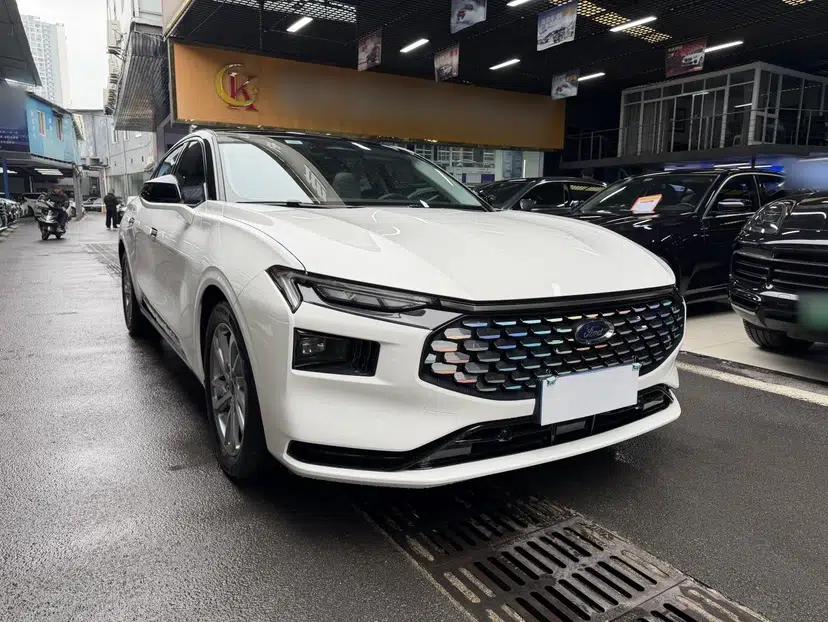 Ford Mondeo 2022 EcoBoost 245 Luxury Model — миниатюра 5