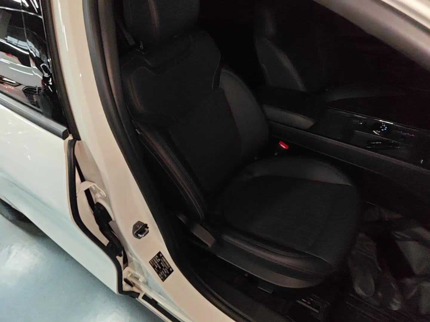 Ford Mondeo 2025 1.5T EcoBoost Comfort Version — миниатюра 24
