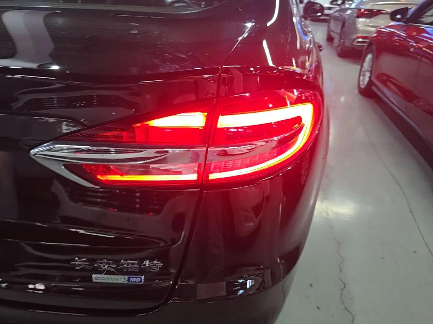 Ford Mondeo 2020 EcoBoost 180 Stylish Model — миниатюра 3