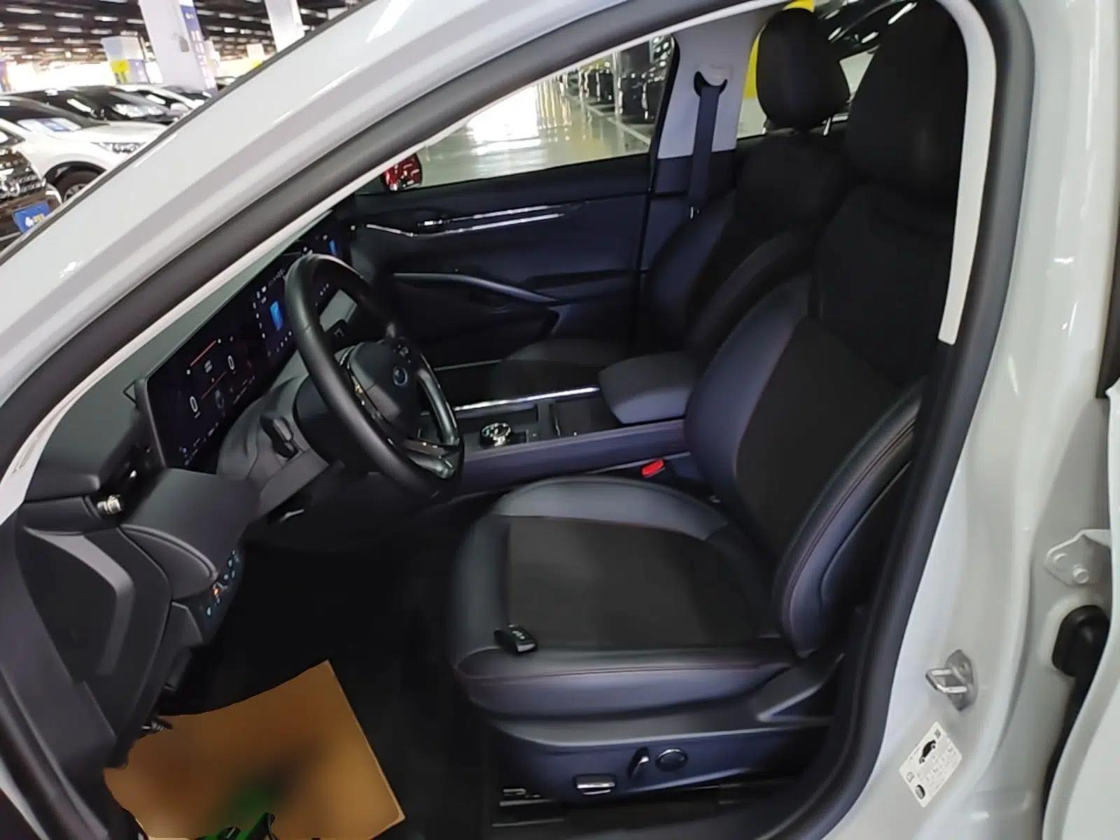 Ford Mondeo 2023 EcoBoost 180 Luxury Model — миниатюра 17