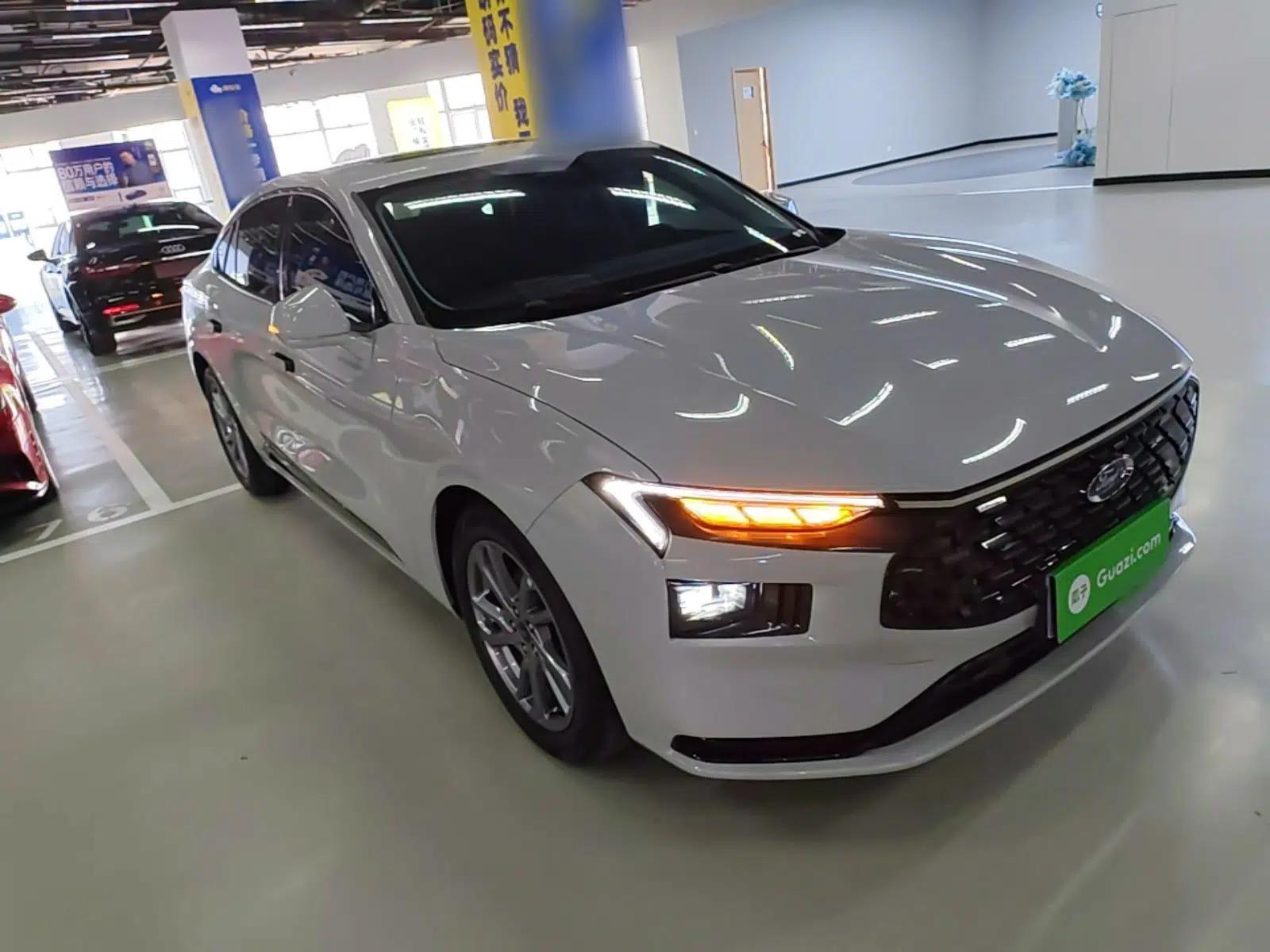 Ford Mondeo 2023 EcoBoost 180 Luxury Model — миниатюра 6